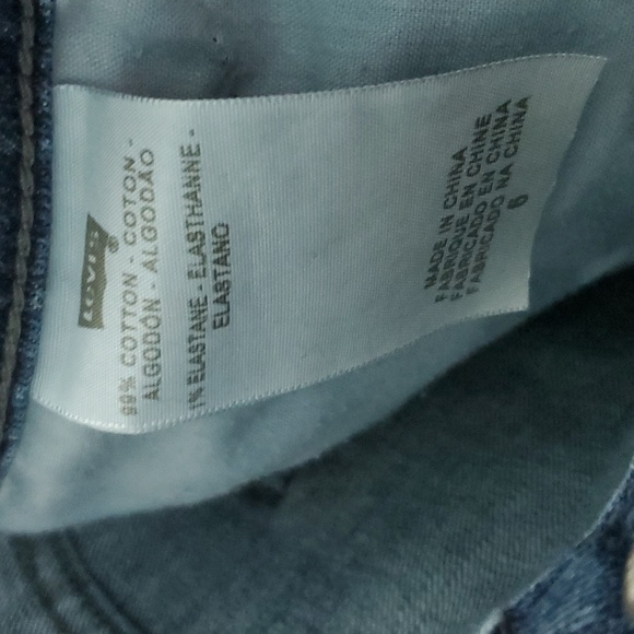 Levi's Capri Jeans - Picture 6 of 9